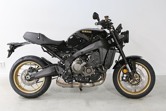 Yamaha XSR 900 2 of 8