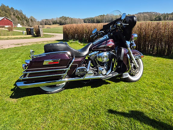 Harley-Davidson Electra Glide Ultra Classic 2 of 5