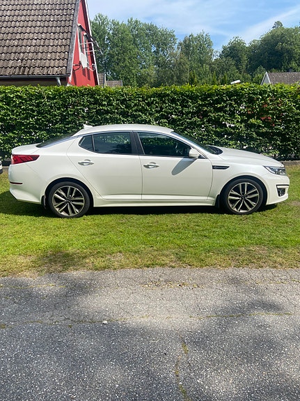 Kia Optima 2 of 5