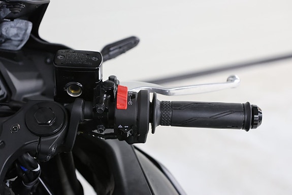 Yamaha YZF-R3 8 of 8