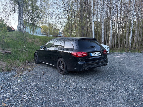 Mercedes-Benz C450 3 of 6