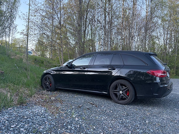 Mercedes-Benz C450 2 of 6