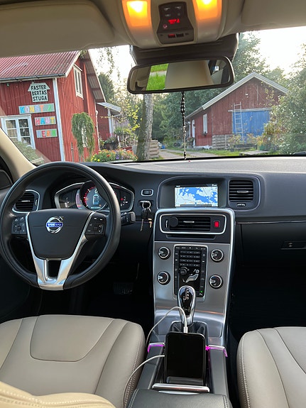 Volvo S60 8 of 12