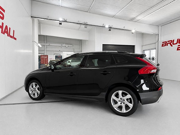 Volvo V40 Cross Country 3 of 11