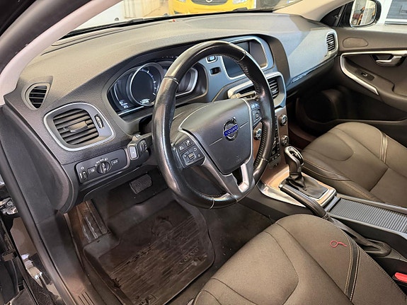 Volvo V40 Cross Country 5 of 11