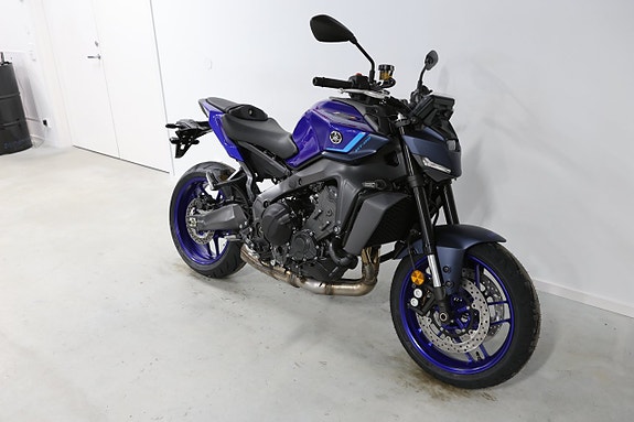 Yamaha MT 09 3 of 7