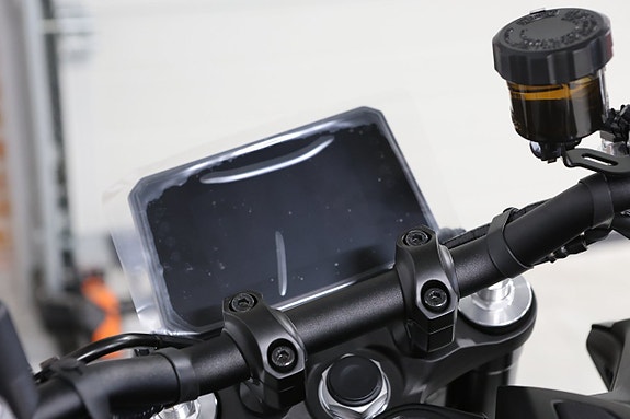 Yamaha MT 09 7 of 8