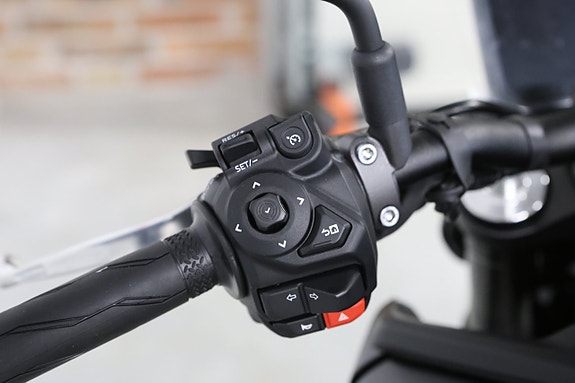 Yamaha MT 09 6 of 8