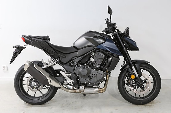 Honda Hornet 750 2 of 8