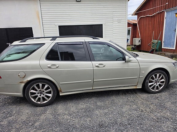 Saab 9-5 3 of 5