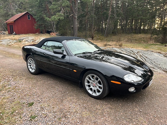Jaguar XKR 4 of 7