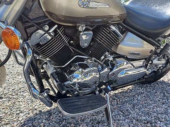 Yamaha XVS1100A 3 of 4