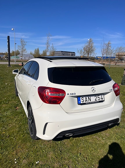 Mercedes-Benz A180 3 of 5