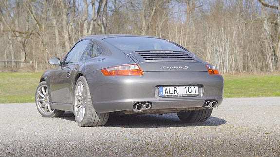 Porsche 911 Carrera S 3 of 5