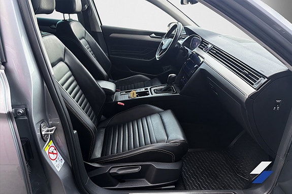 Volkswagen Passat Alltrack 4 of 5