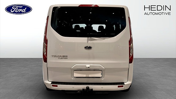 Ford Custom Tourneo 7 of 9