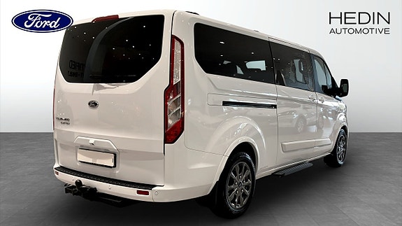 Ford Custom Tourneo 2 of 9