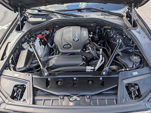 BMW 520d 15 of 19