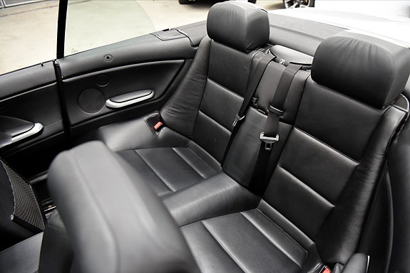 BMW 330Ci 4 of 4