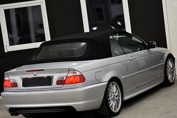 BMW 330Ci 3 of 4