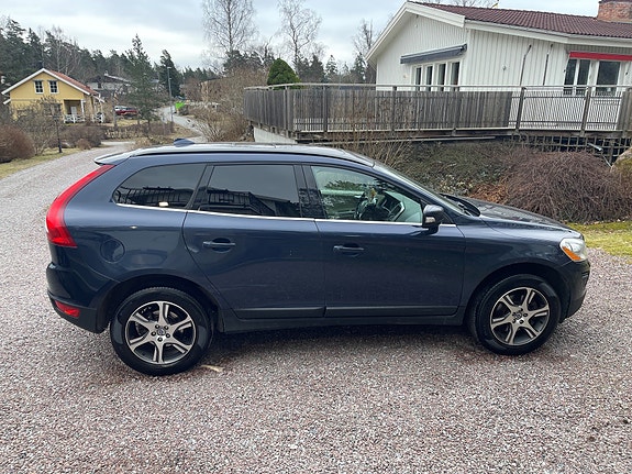 Volvo XC60 2 of 20