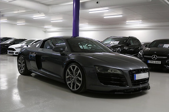 Audi R8 4 of 5