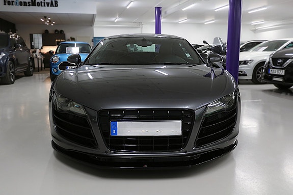 Audi R8 3 of 5