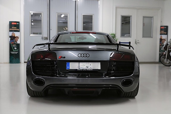 Audi R8 6 of 21
