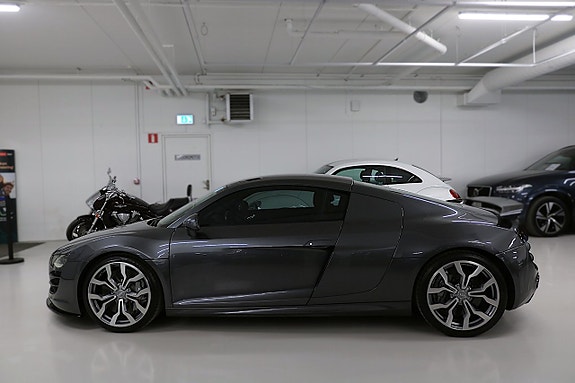 Audi R8 8 of 21