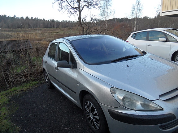 Peugeot 307 2 of 4