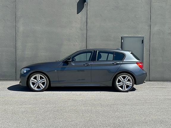BMW 116i 2 of 12