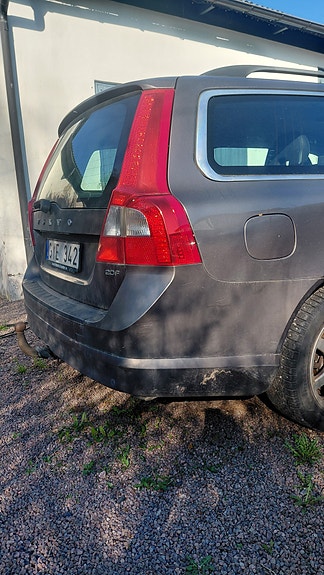 Volvo V70 2 of 6