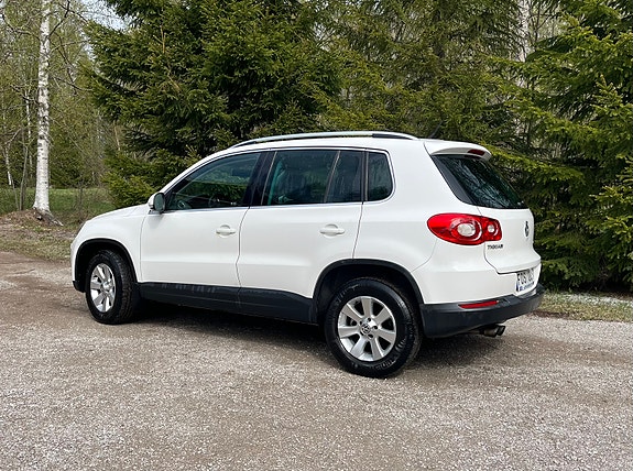 Volkswagen Tiguan 5 of 5
