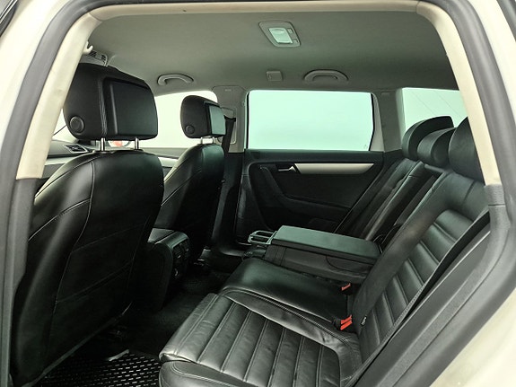 Volkswagen Passat Alltrack 4 of 5