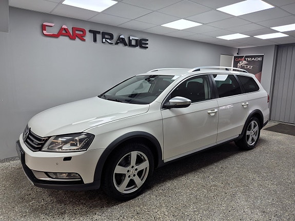 Volkswagen Passat Alltrack 2 of 5