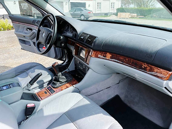 BMW 528i 4 of 10