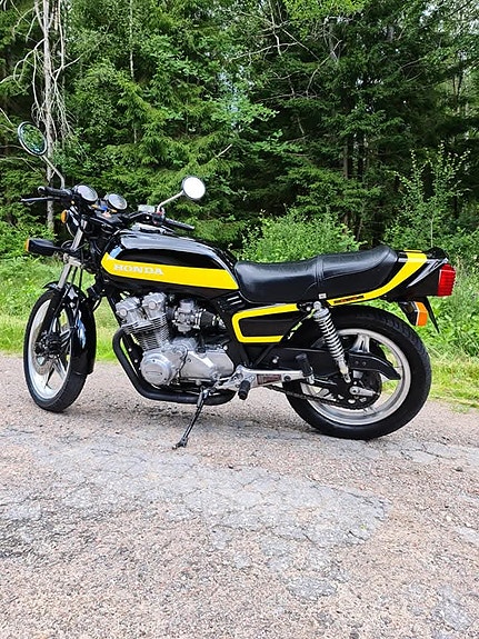Honda CB900F 2 of 2