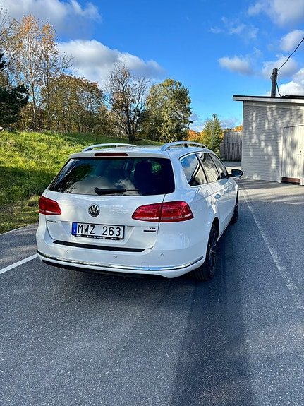 Volkswagen Passat 2 of 5