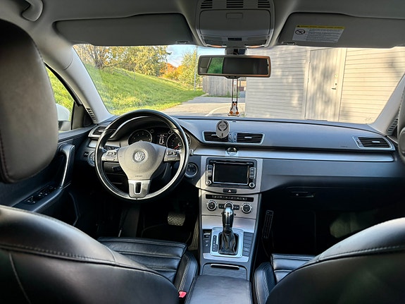 Volkswagen Passat 3 of 5