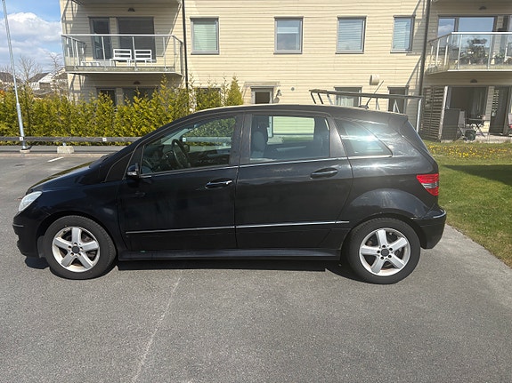 Mercedes-Benz B170 5 of 5