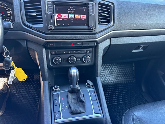 Volkswagen Amarok 9 of 12