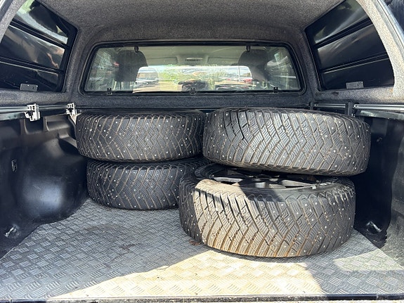 Volkswagen Amarok 8 of 12