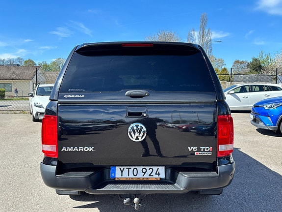 Volkswagen Amarok 6 of 12