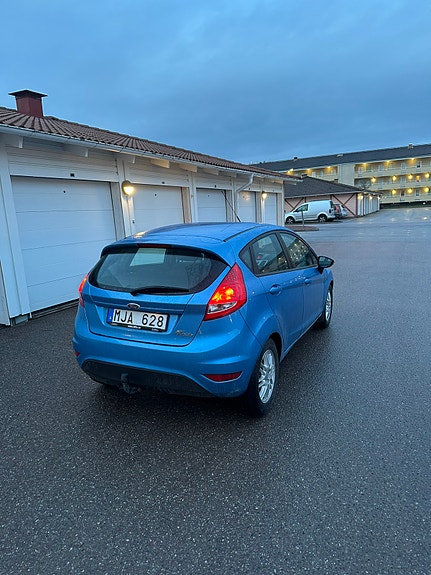 Ford Fiesta 3 of 5