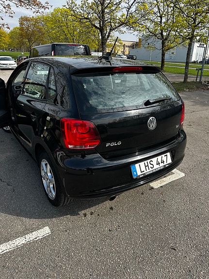 Volkswagen Polo 2 of 5