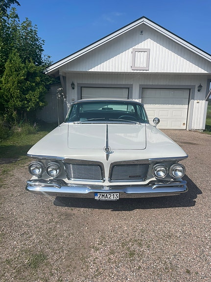 Chrysler Imperial 3 of 8