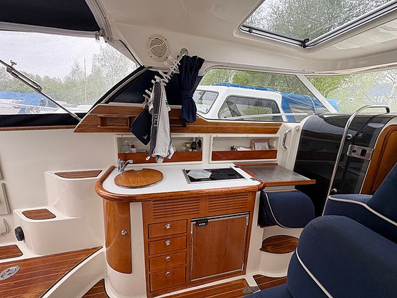 Aquador 26 HT - 2003 KAD44 EDC Fullutrustad 7 of 12