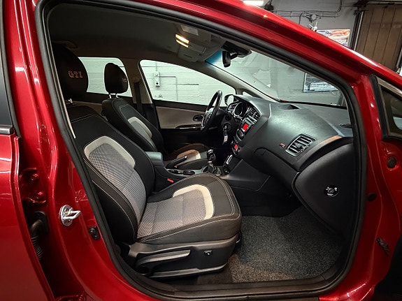Kia Ceed 19 of 23