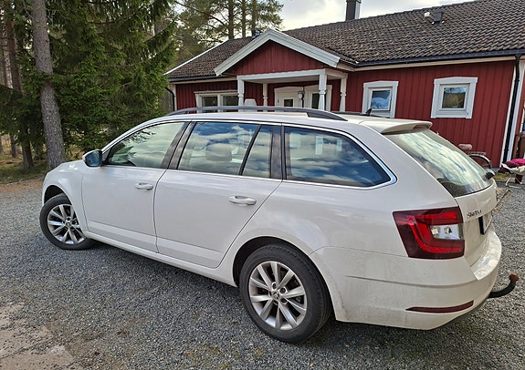 Skoda Octavia 3 of 5
