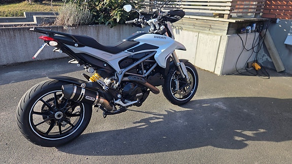 Ducati Hyperstrada 821 3 of 3